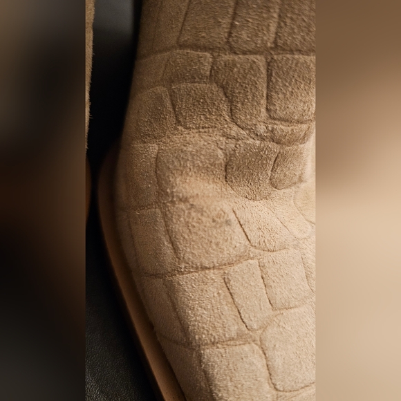 Vince Camuto Alimber suede slouchy gator print tan boots - Picture 3 of 10